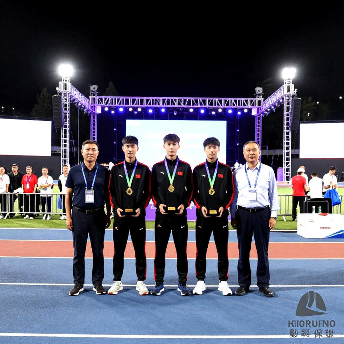 Giải vô địch Ultimate: 150.000 USD, 16 suất chạy và phép thử chưa có thước đo