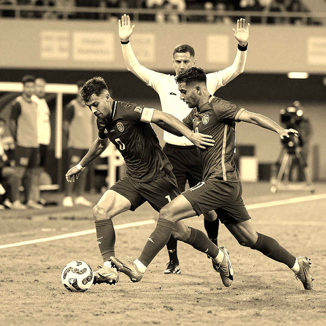 Khi bảng dữ liệu V.League bị bỏ trống: phòng thay đồ vẫn là nơi kiểm chứng cuối cùng